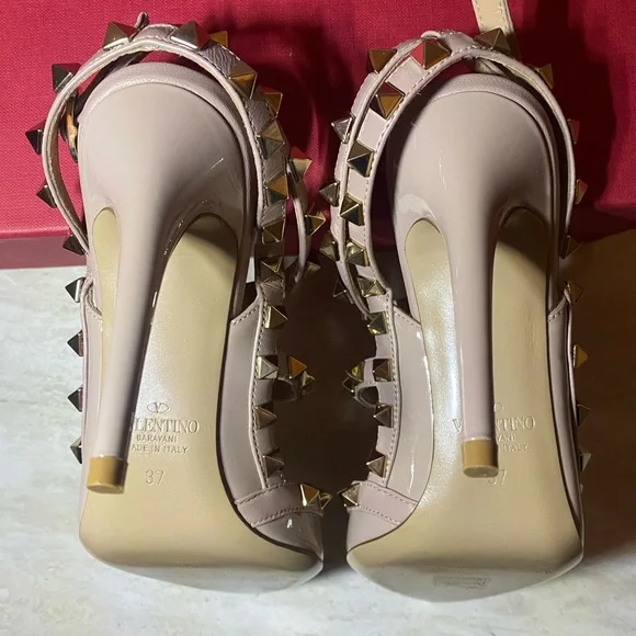 Blush Valentino Rockstud Patent Leather Heels - Picture 7 of 10